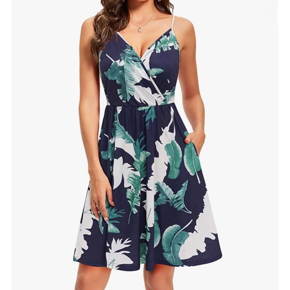 VotePretty Dresses & Skirts - VotePretty Womens V-Neck Spaghetti Strap Tropical Swing Dress Size Large NWT